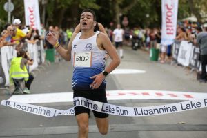 Ο Γ. Σταμούλης νικητής στο 5άρι του Ioannina Lake Run 2021